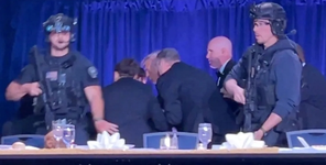 Trump and guards.webp